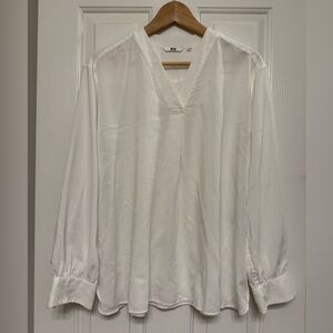 Uniqlo Women’s L White Popover Blouse Long Sleeve Minimalist Classic Top